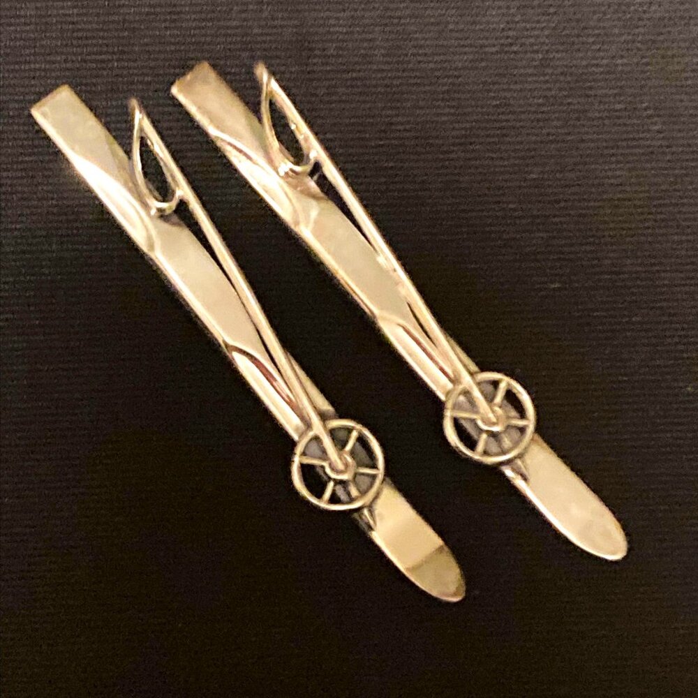 Delightful twin ski brooches signed Beau Sterling